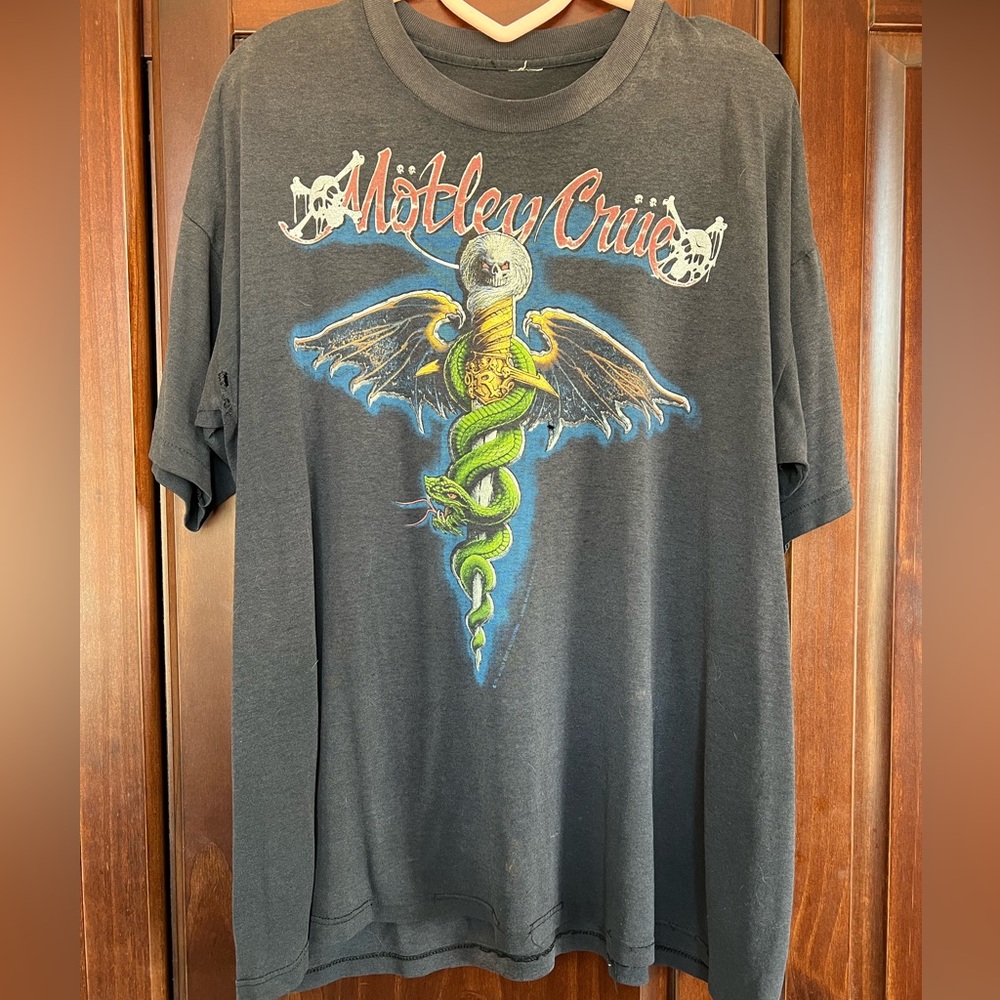 Vintage Motley Crüe shirt